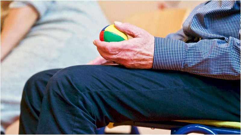 Reabilitação após AVC em idosos: o caminho da recuperação com fisioterapia e exercícios para o braço