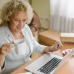 Perda de olfato em idosos: causas, sinais de alerta e cuidados em casa
