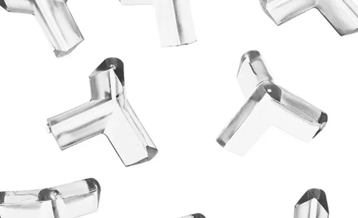 Protetores de quina transparentes de silicone para móveis; imagem de produto da Colombo.