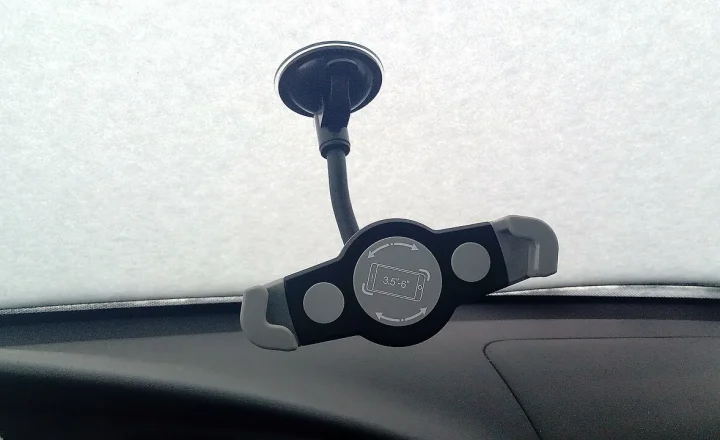 Suporte articulado para celular preso por garra, imagem de destaque