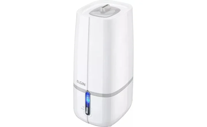 Umidificador de ar Elgin ultrassônico de 2 litros sobre fundo branco