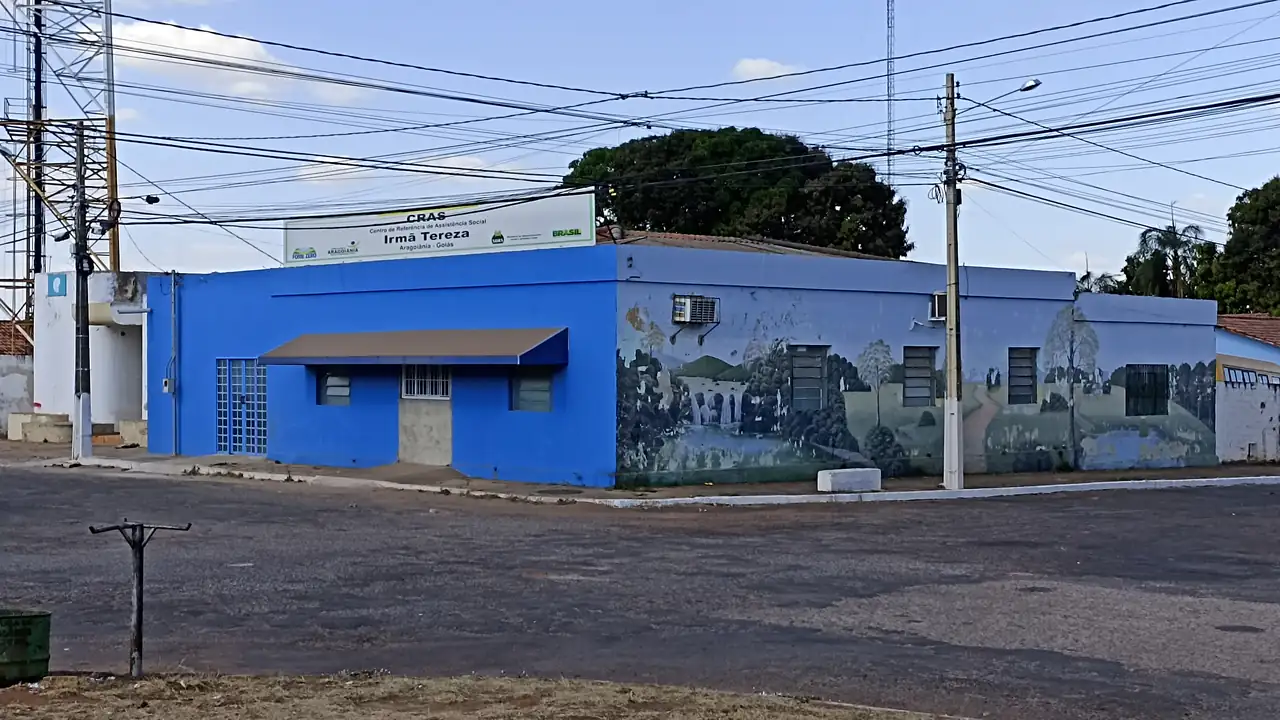 Prédio de um Centro de Referência de Assistência Social, o CRAS, em Aragoiânia (GO)