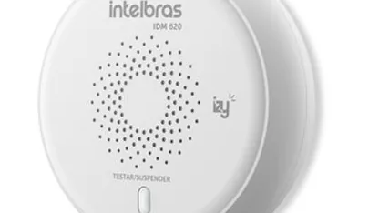 Detector de monóxido de carbono Intelbras IDM 620 visto em close