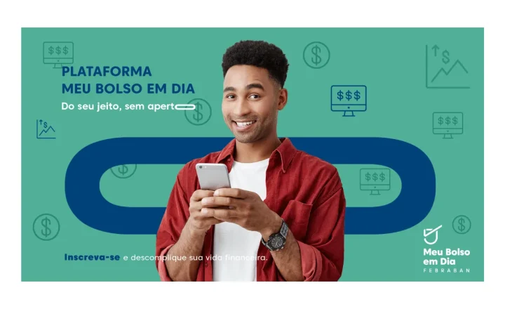 Pessoa usando celular na plataforma Meu Bolso em Dia, do Banco Central e da Febraban